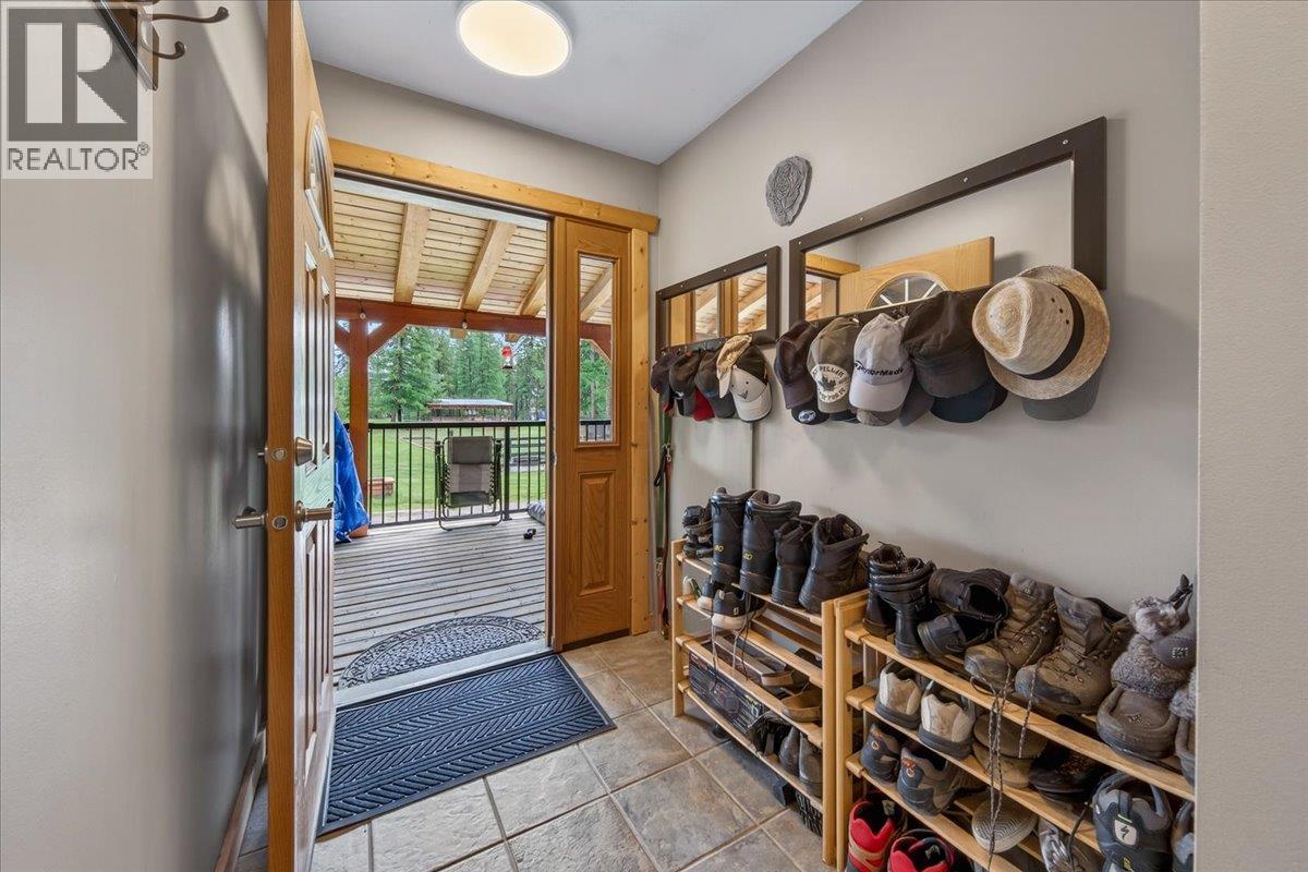 7854 Thompson Road, Kimberley, British Columbia  V1A 3L7 - Photo 5 - 10390664