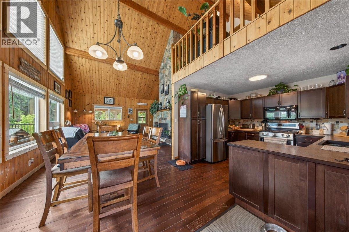 7854 Thompson Road, Kimberley, British Columbia  V1A 3L7 - Photo 6 - 10390664