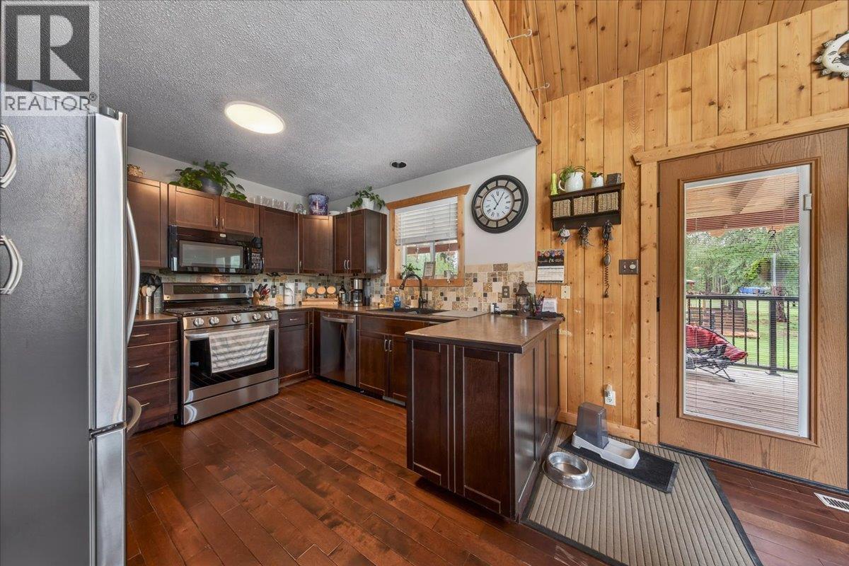 7854 Thompson Road, Kimberley, British Columbia  V1A 3L7 - Photo 8 - 10390664