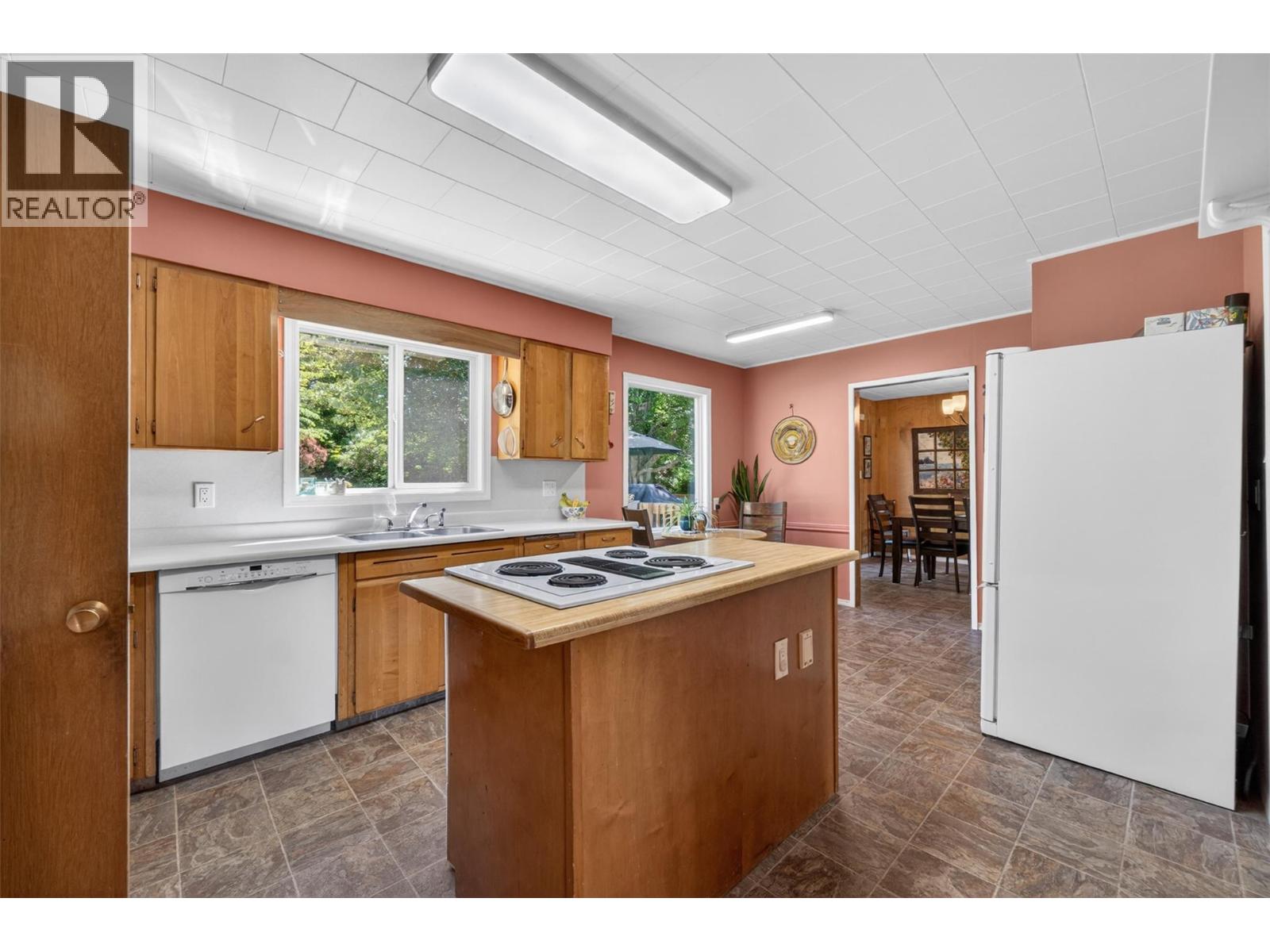 2460 23 Street Ne, Salmon Arm, British Columbia  V1E 3Y4 - Photo 11 - 10391388