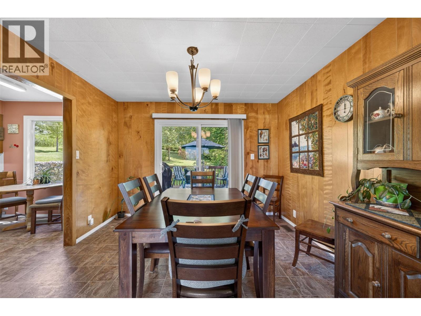 2460 23 Street Ne, Salmon Arm, British Columbia  V1E 3Y4 - Photo 16 - 10391388