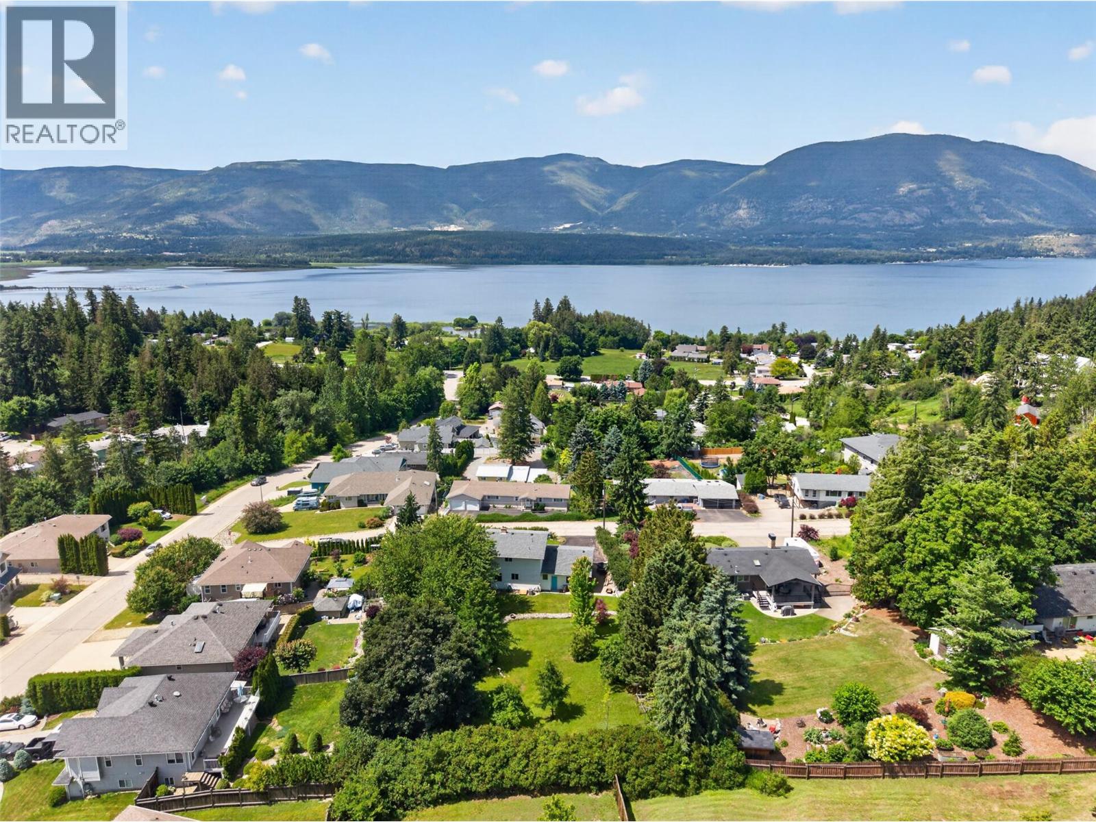 2460 23 Street Ne, Salmon Arm, British Columbia  V1E 3Y4 - Photo 2 - 10391388