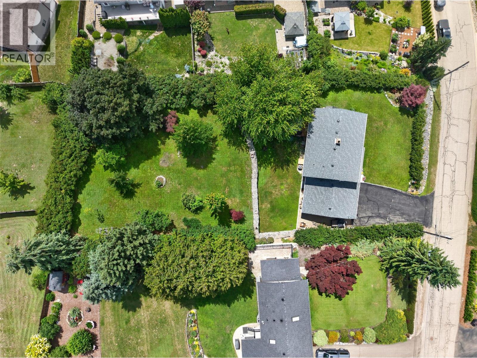 2460 23 Street Ne, Salmon Arm, British Columbia  V1E 3Y4 - Photo 3 - 10391388