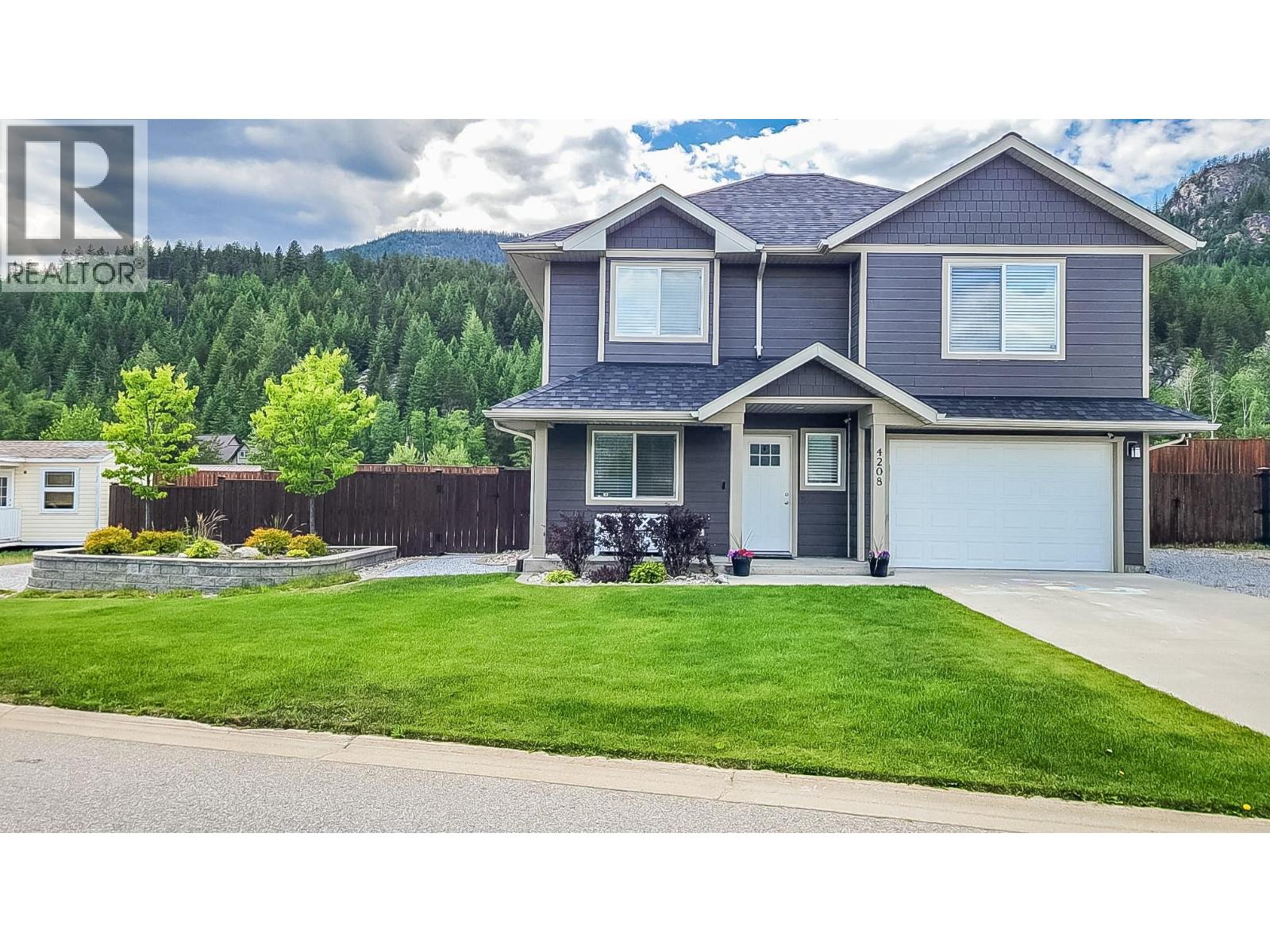4208 16th Avenue, castlegar, British Columbia