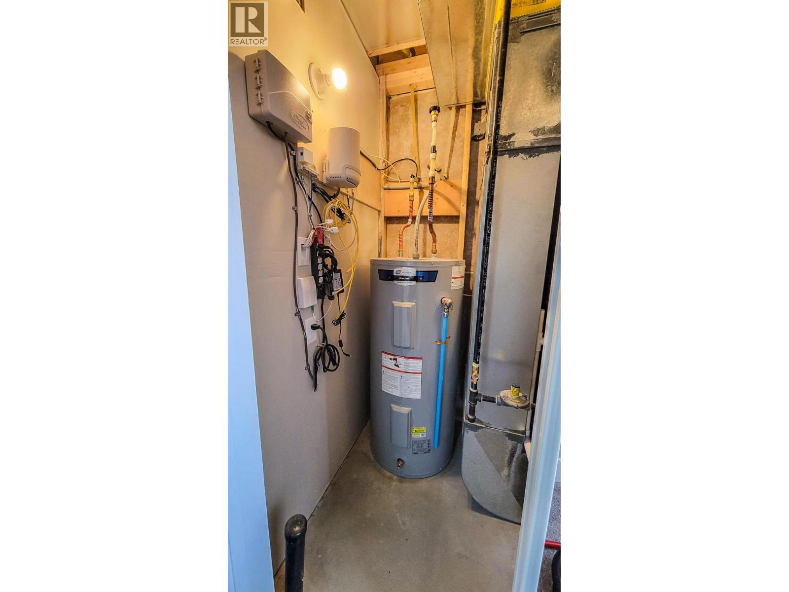 4208 16th Avenue, Castlegar, British Columbia  V1N 4X7 - Photo 29 - 10391386