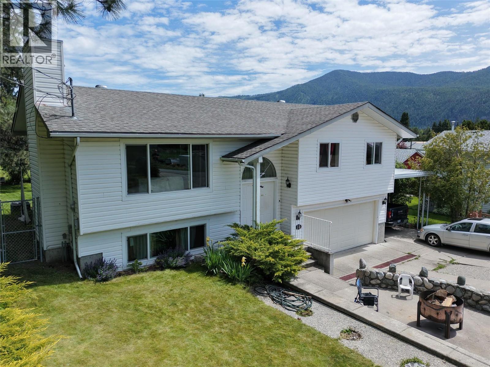 6846 Galena Avenue, Grand Forks, British Columbia  V0H 1H2 - Photo 1 - 10390768