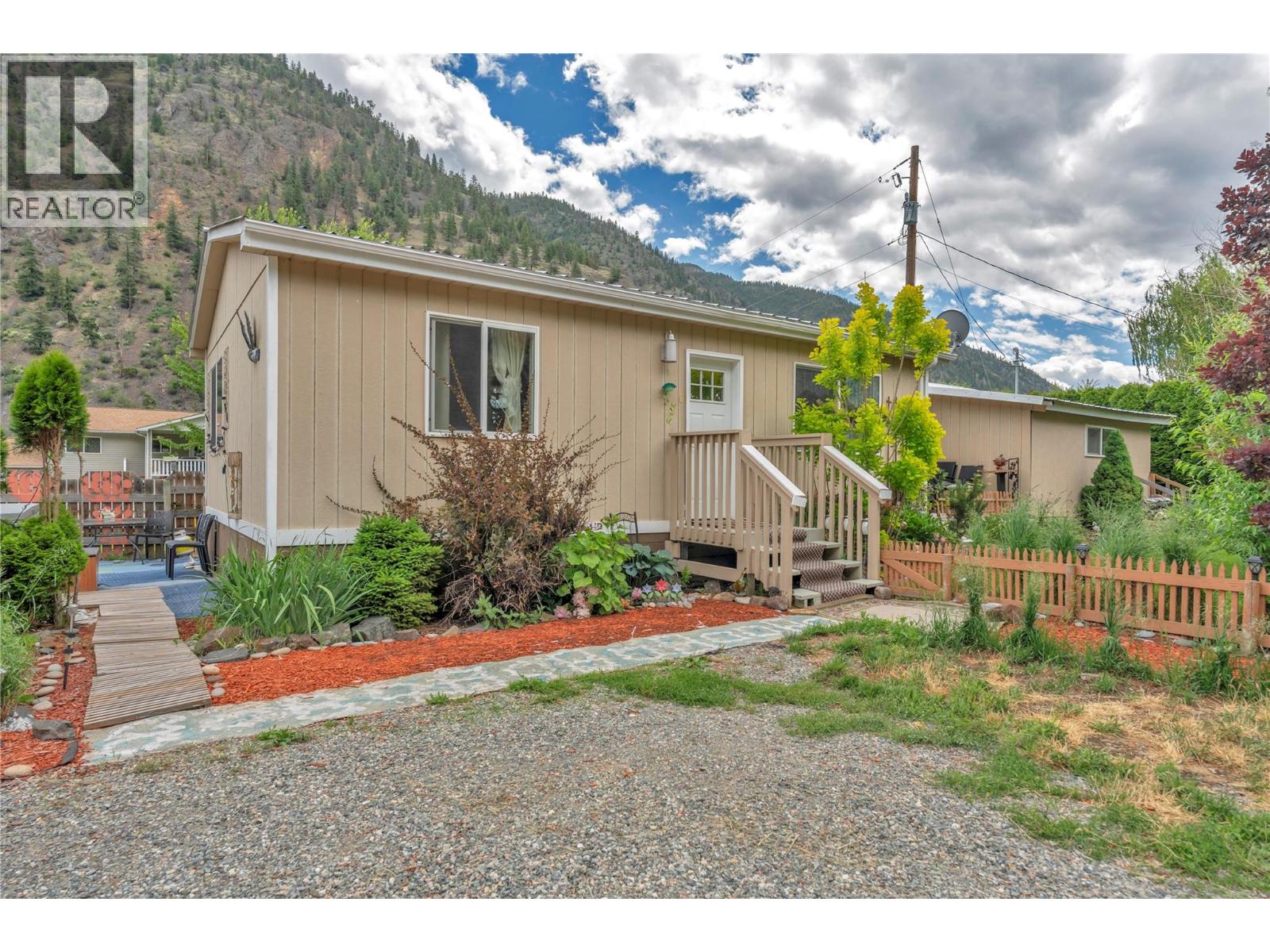 1530 Main Street N, olalla, British Columbia