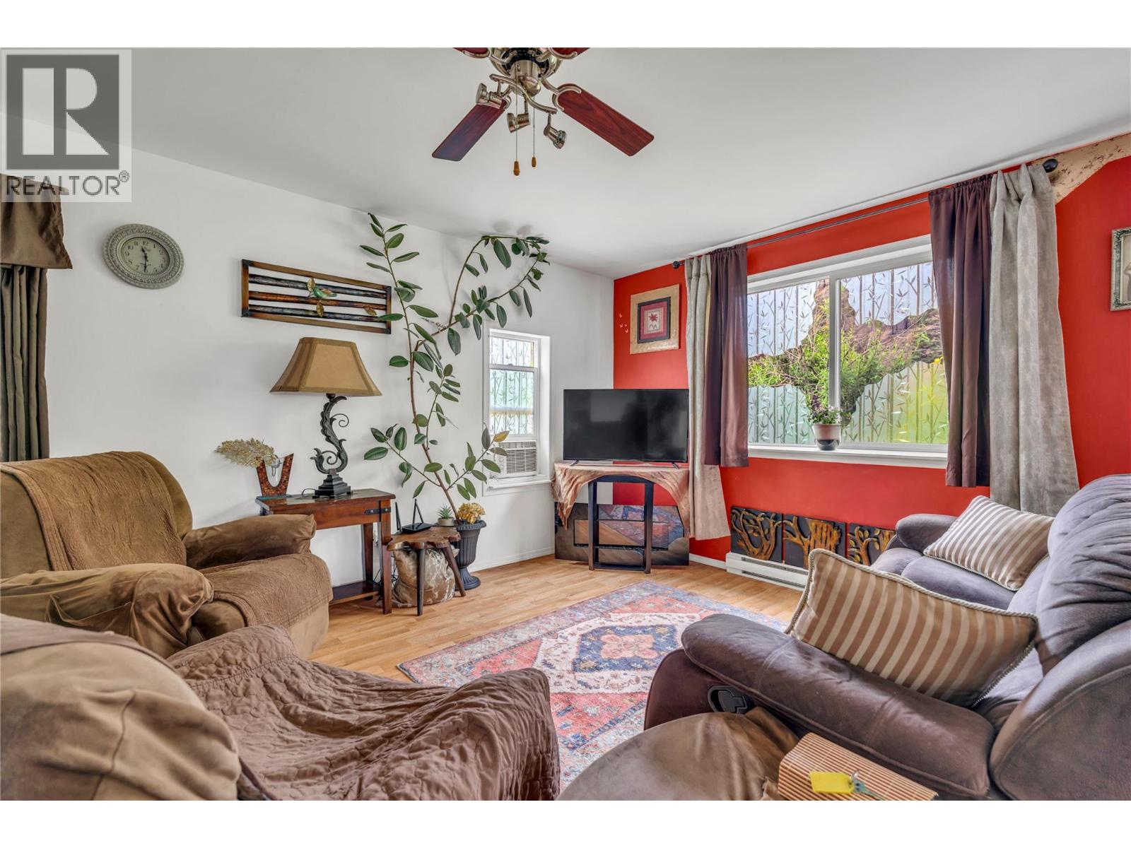 1530 Main Street N, Olalla, British Columbia  V0X 1N6 - Photo 2 - 10390962