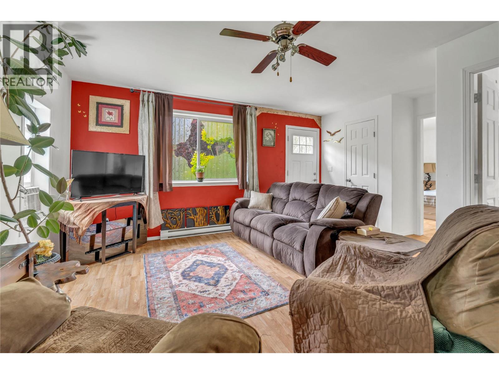 1530 Main Street N, Olalla, British Columbia  V0X 1N6 - Photo 3 - 10390962