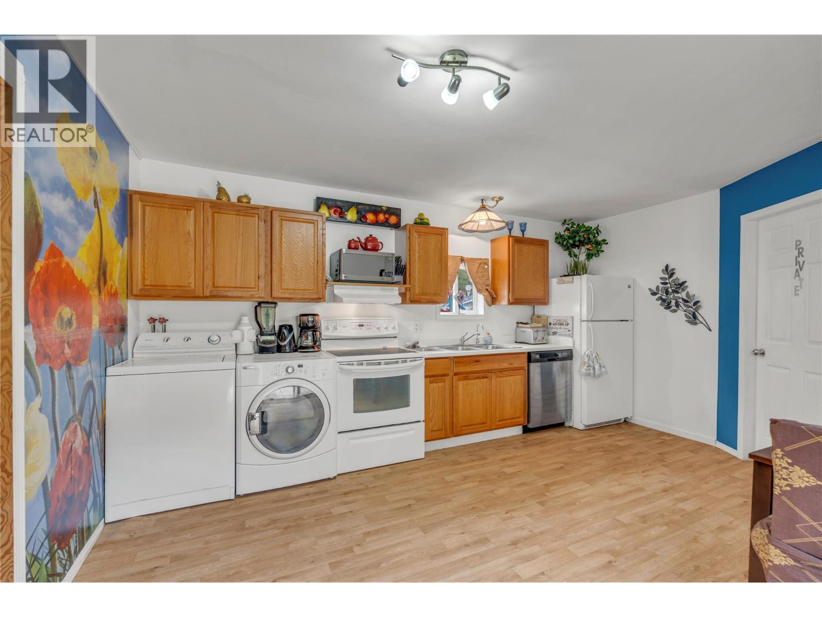1530 Main Street N, Olalla, British Columbia  V0X 1N6 - Photo 5 - 10390962