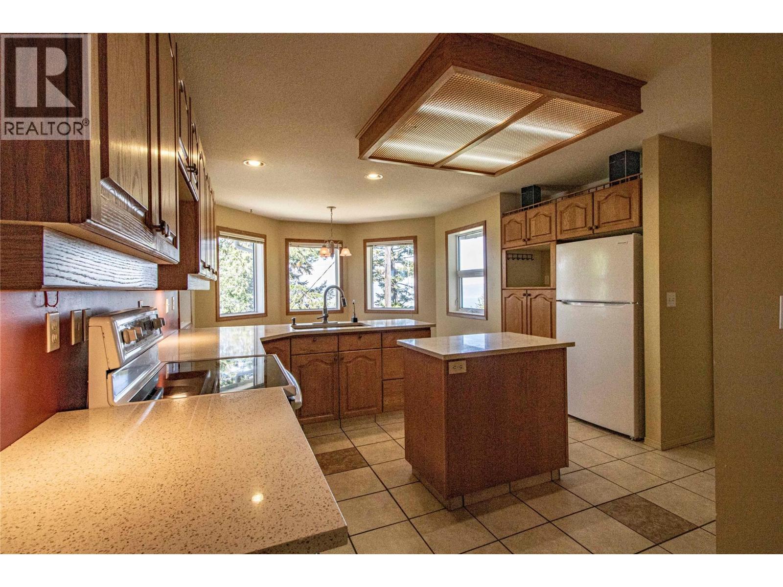 2263 Carmi Road, Penticton, British Columbia  V2A 8V5 - Photo 12 - 10391422