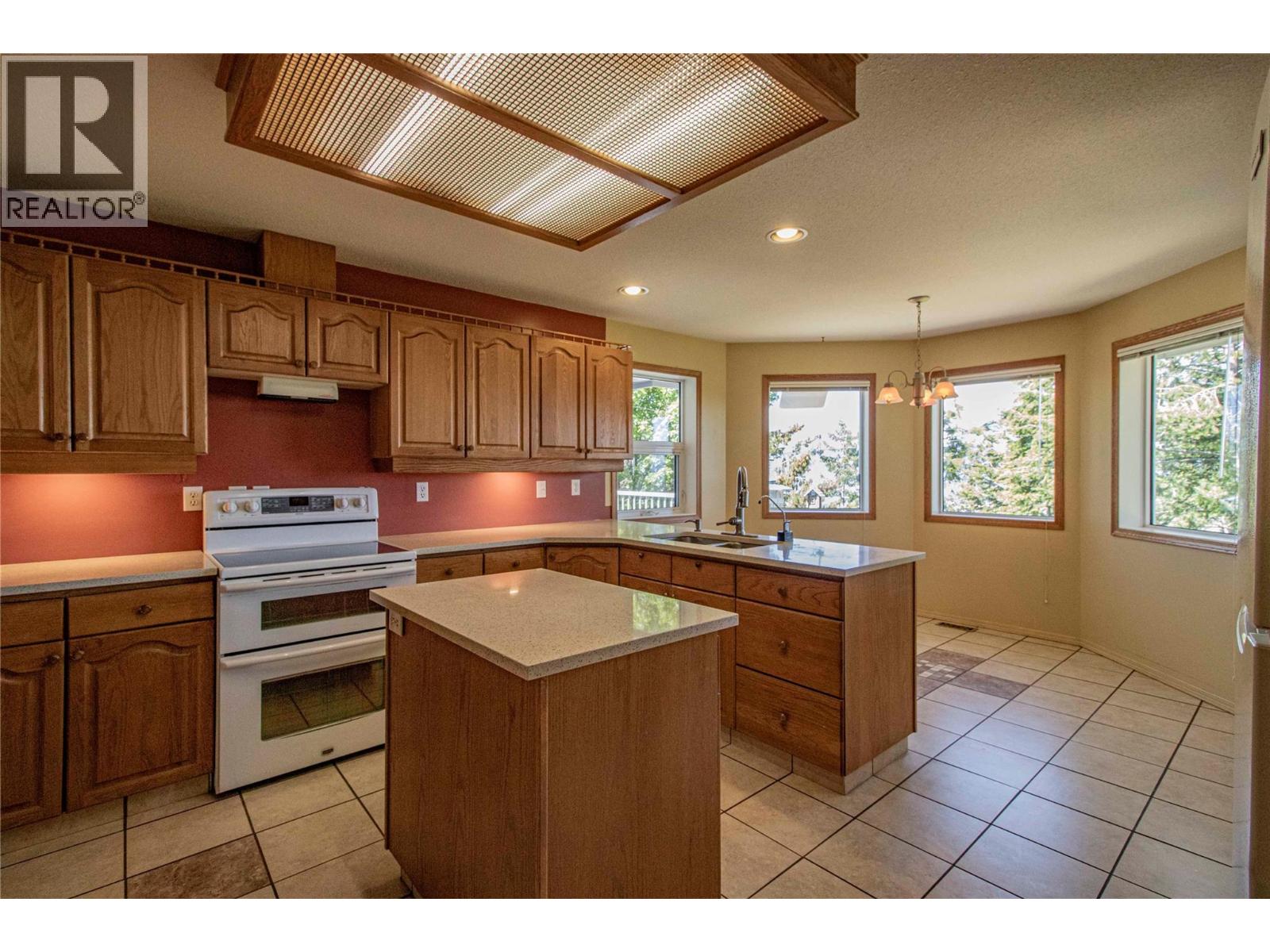 2263 Carmi Road, Penticton, British Columbia  V2A 8V5 - Photo 13 - 10391422