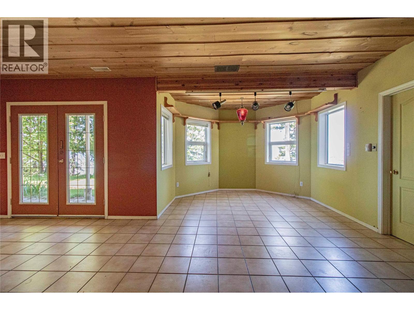 2263 Carmi Road, Penticton, British Columbia  V2A 8V5 - Photo 28 - 10391422