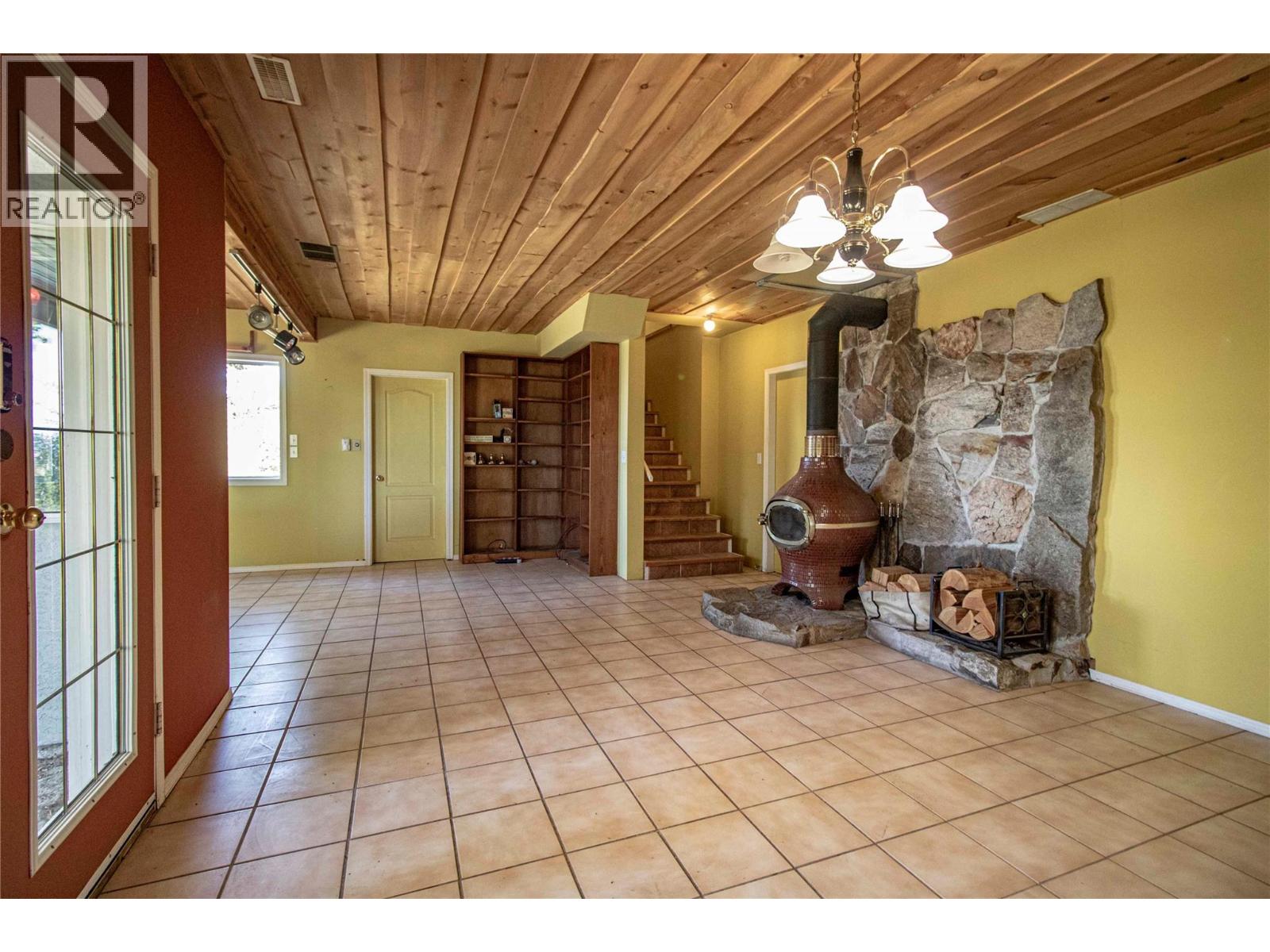 2263 Carmi Road, Penticton, British Columbia  V2A 8V5 - Photo 30 - 10391422