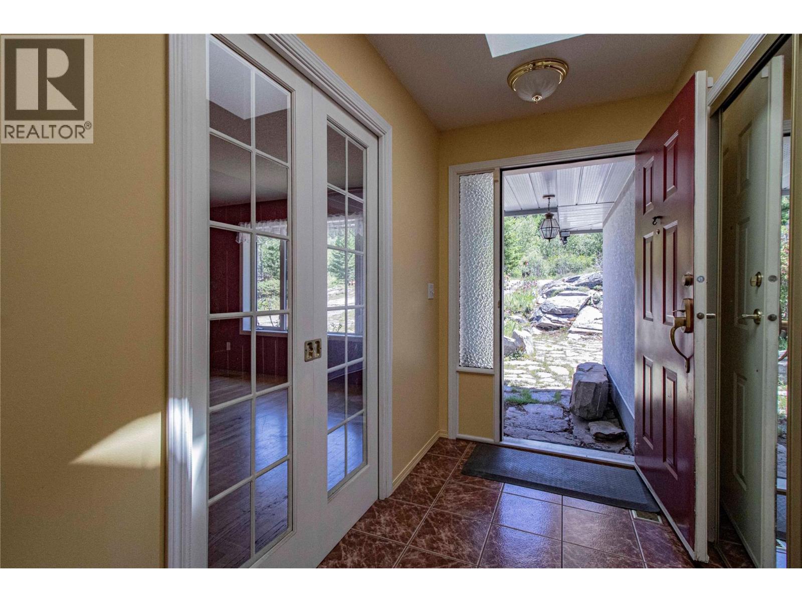 2263 Carmi Road, Penticton, British Columbia  V2A 8V5 - Photo 7 - 10391422
