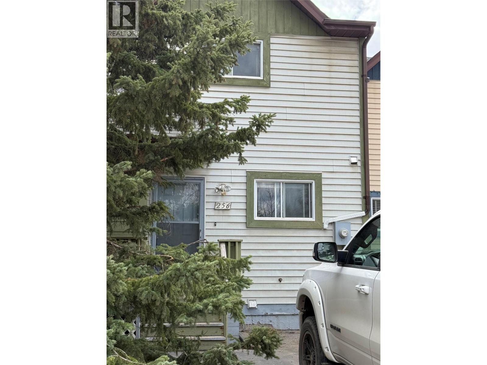 256 Spieker Avenue, Tumbler Ridge, British Columbia  V0C 2W0 - Photo 1 - 10391336
