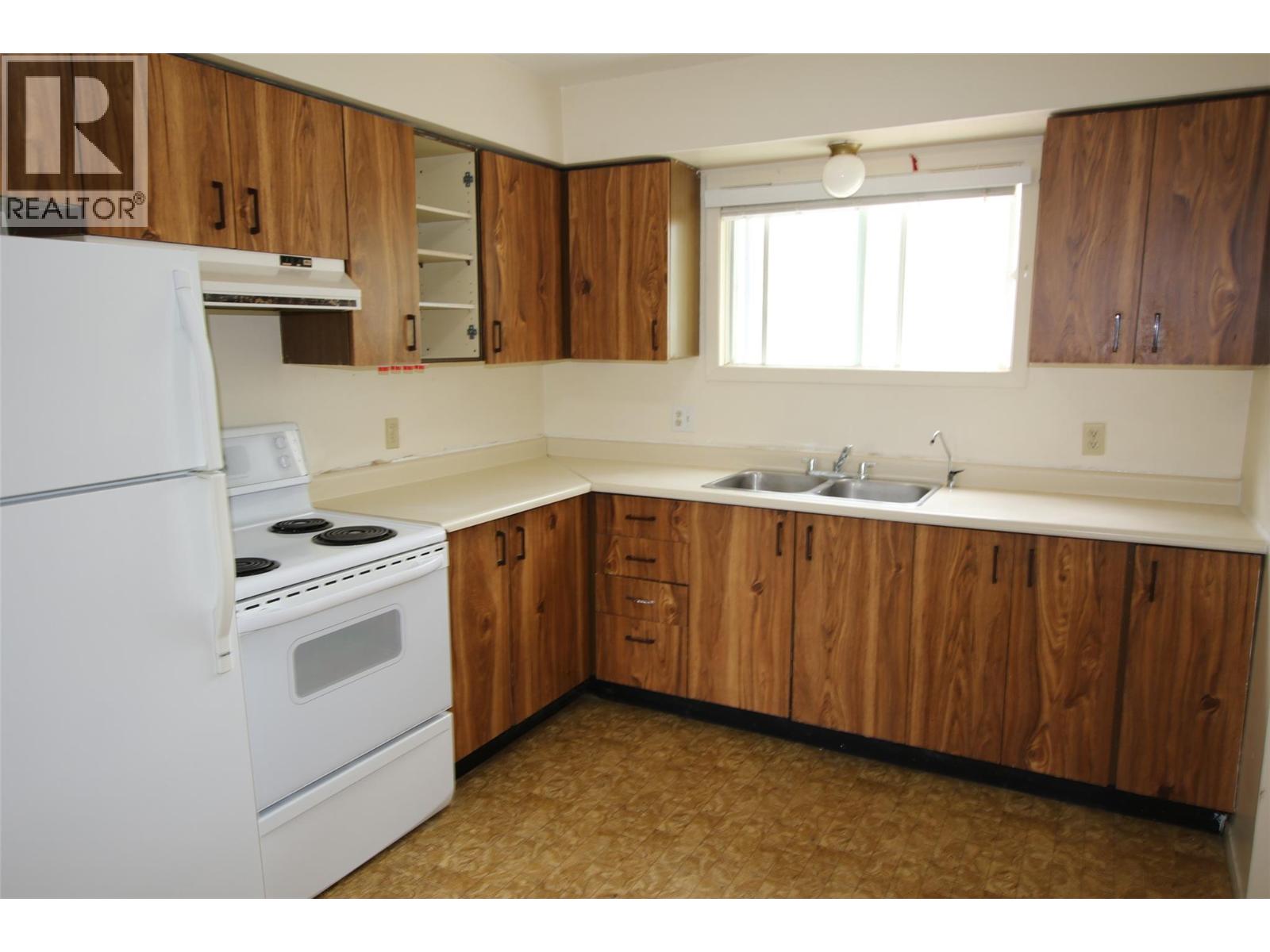 256 Spieker Avenue, Tumbler Ridge, British Columbia  V0C 2W0 - Photo 8 - 10391336