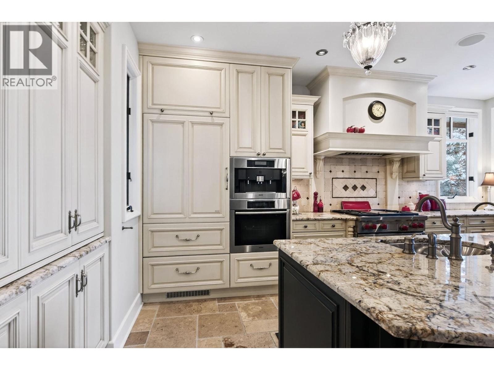 3080 Kicking Horse Drive, Kamloops, British Columbia  V2E 2T6 - Photo 11 - 10391362