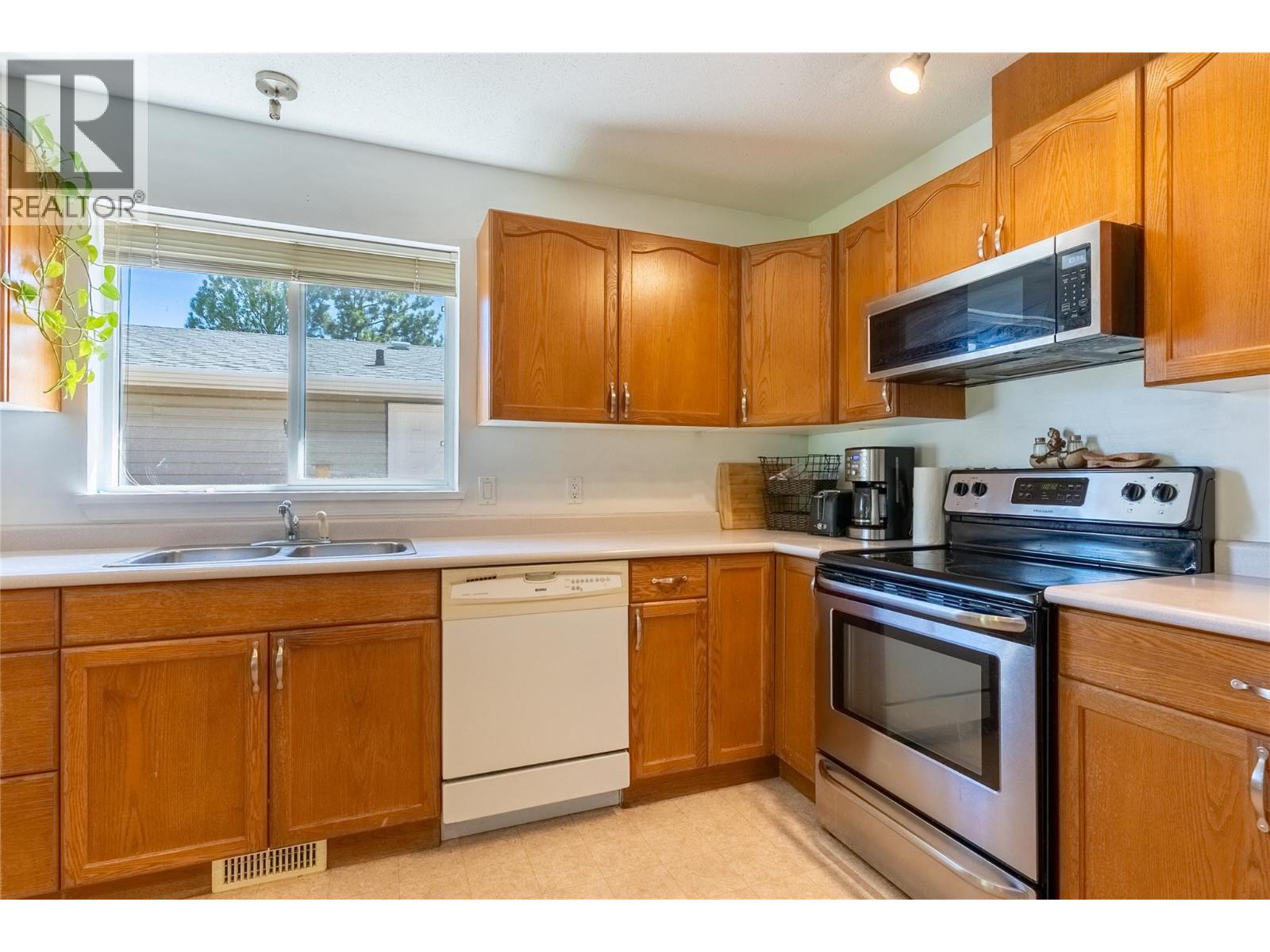 1951 Lodgepole Drive Unit# 33, Kamloops, British Columbia  V1S 1Y1 - Photo 8 - 10391031