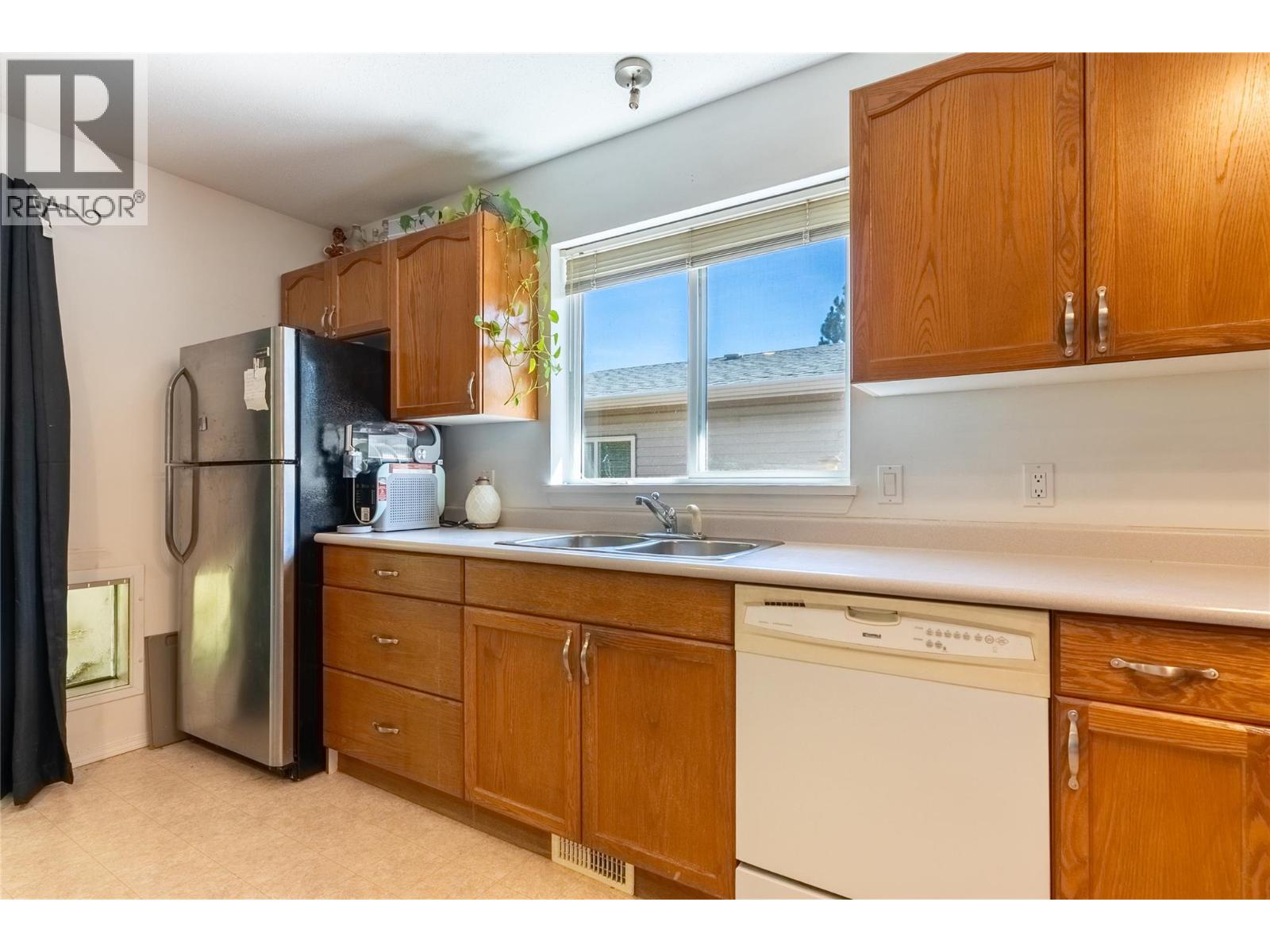 1951 Lodgepole Drive Unit# 33, Kamloops, British Columbia  V1S 1Y1 - Photo 9 - 10391031