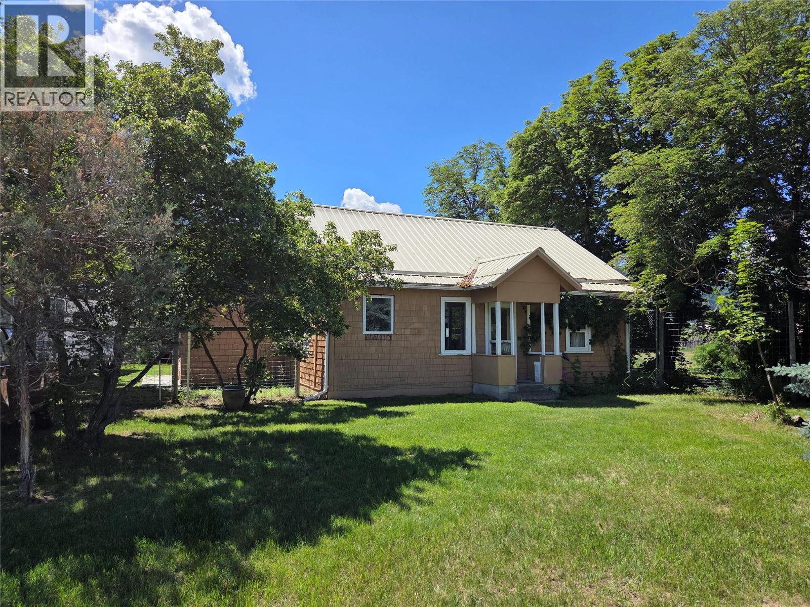 780 Cameron Avenue, Grand Forks, British Columbia  V0H 1H4 - Photo 1 - 10391459