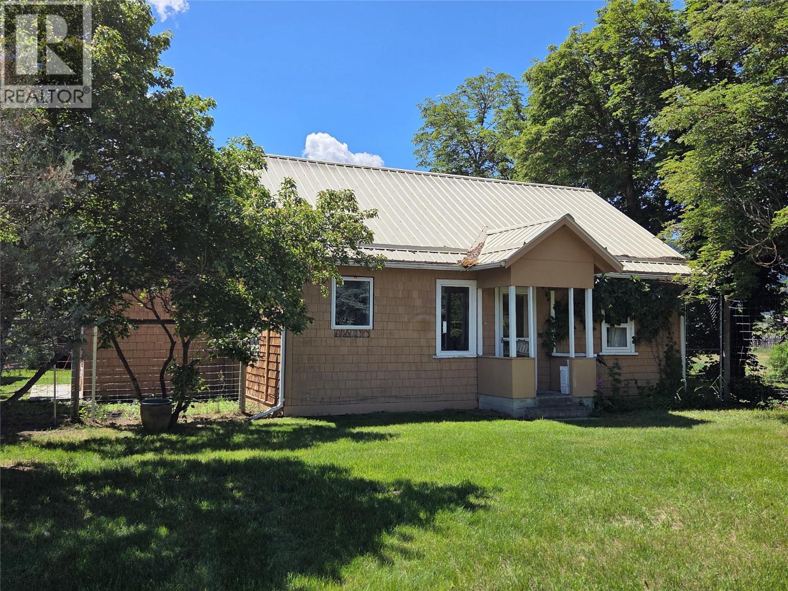 780 Cameron Avenue, Grand Forks, British Columbia  V0H 1H4 - Photo 2 - 10391459