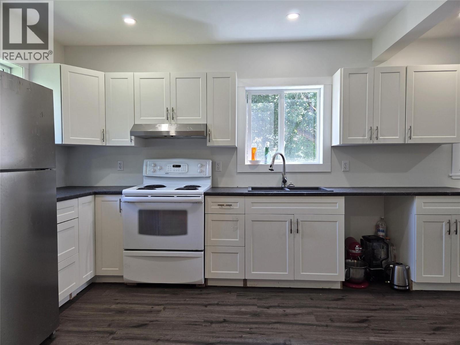 780 Cameron Avenue, Grand Forks, British Columbia  V0H 1H4 - Photo 5 - 10391459