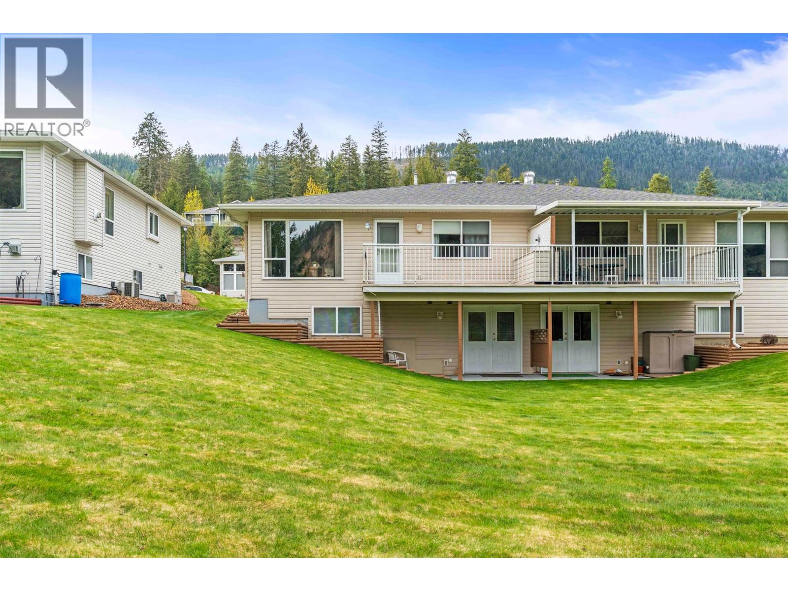 2675 Pine Avenue Unit# 55, Lumby, British Columbia  V0E 2G5 - Photo 3 - 10391420