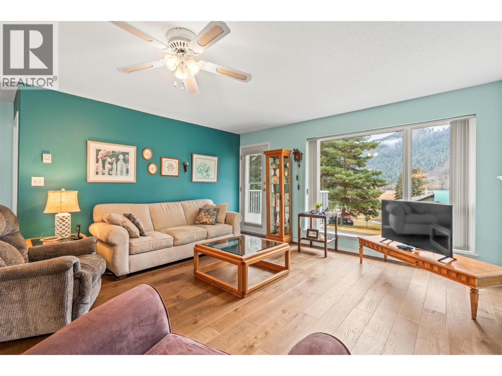 2675 Pine Avenue Unit# 55, Lumby, British Columbia  V0E 2G5 - Photo 4 - 10391420