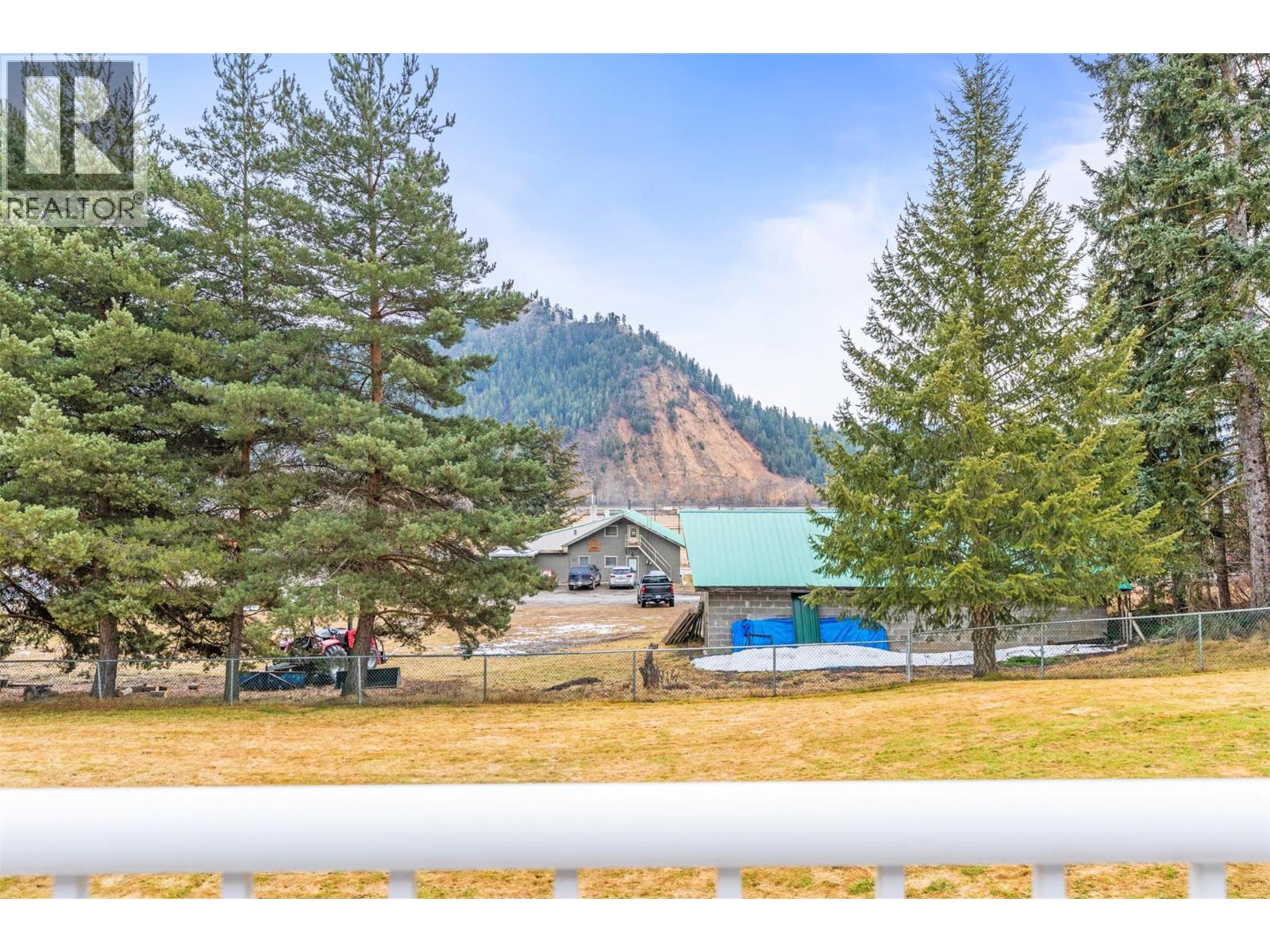 2675 Pine Avenue Unit# 55, Lumby, British Columbia  V0E 2G5 - Photo 57 - 10391420