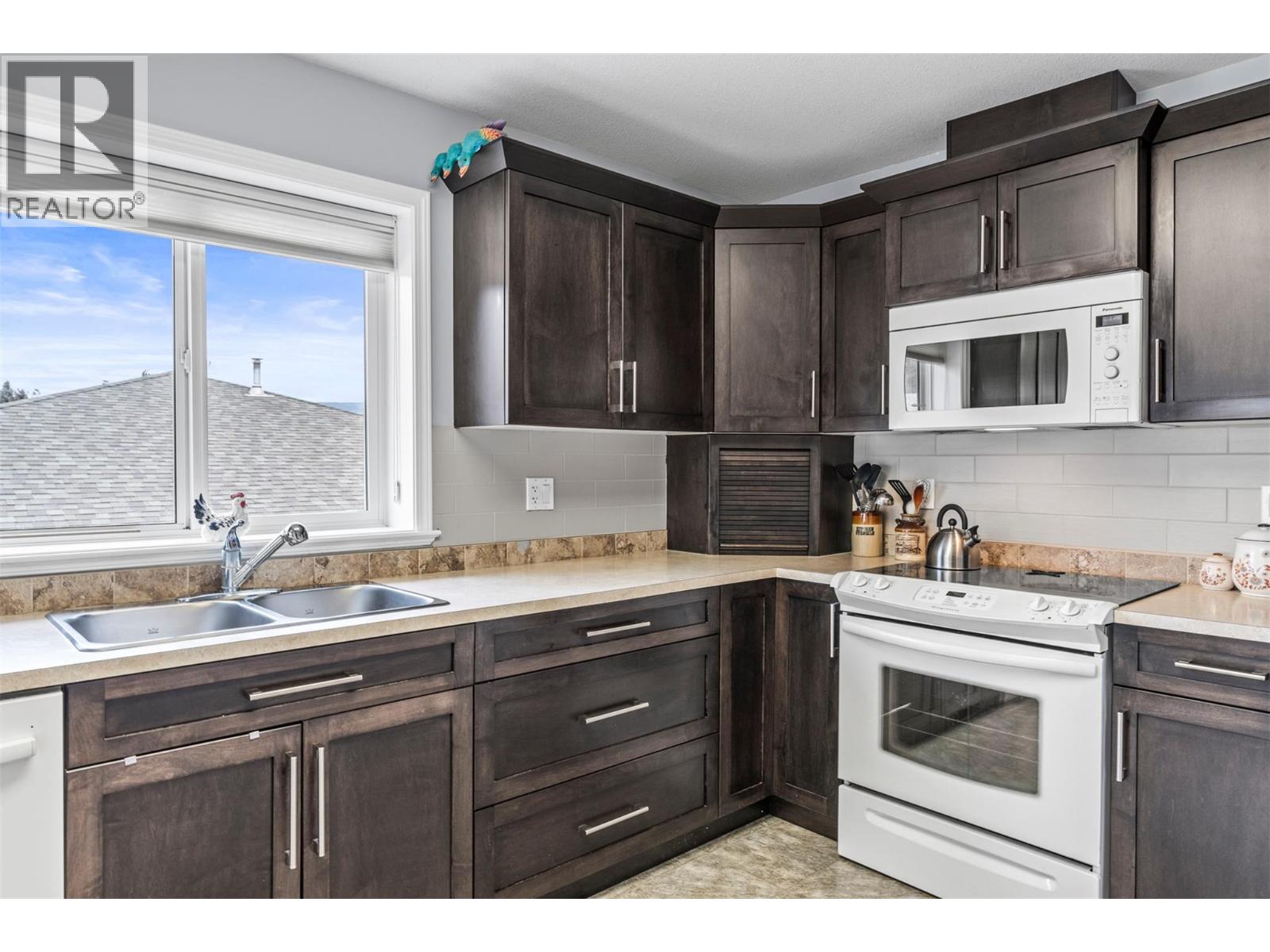 2675 Pine Avenue Unit# 54, Lumby, British Columbia  V0E 2G5 - Photo 16 - 10391414