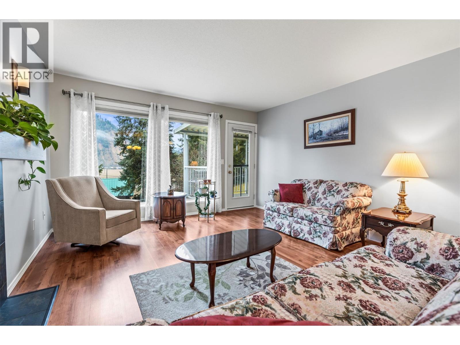 2675 Pine Avenue Unit# 54, Lumby, British Columbia  V0E 2G5 - Photo 5 - 10391414