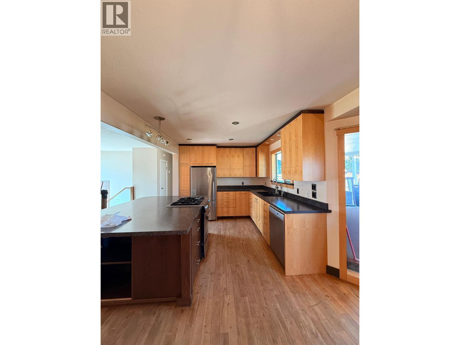 460 Mugford Road, Kelowna, British Columbia  V1X 2E7 - Photo 2 - 10391489