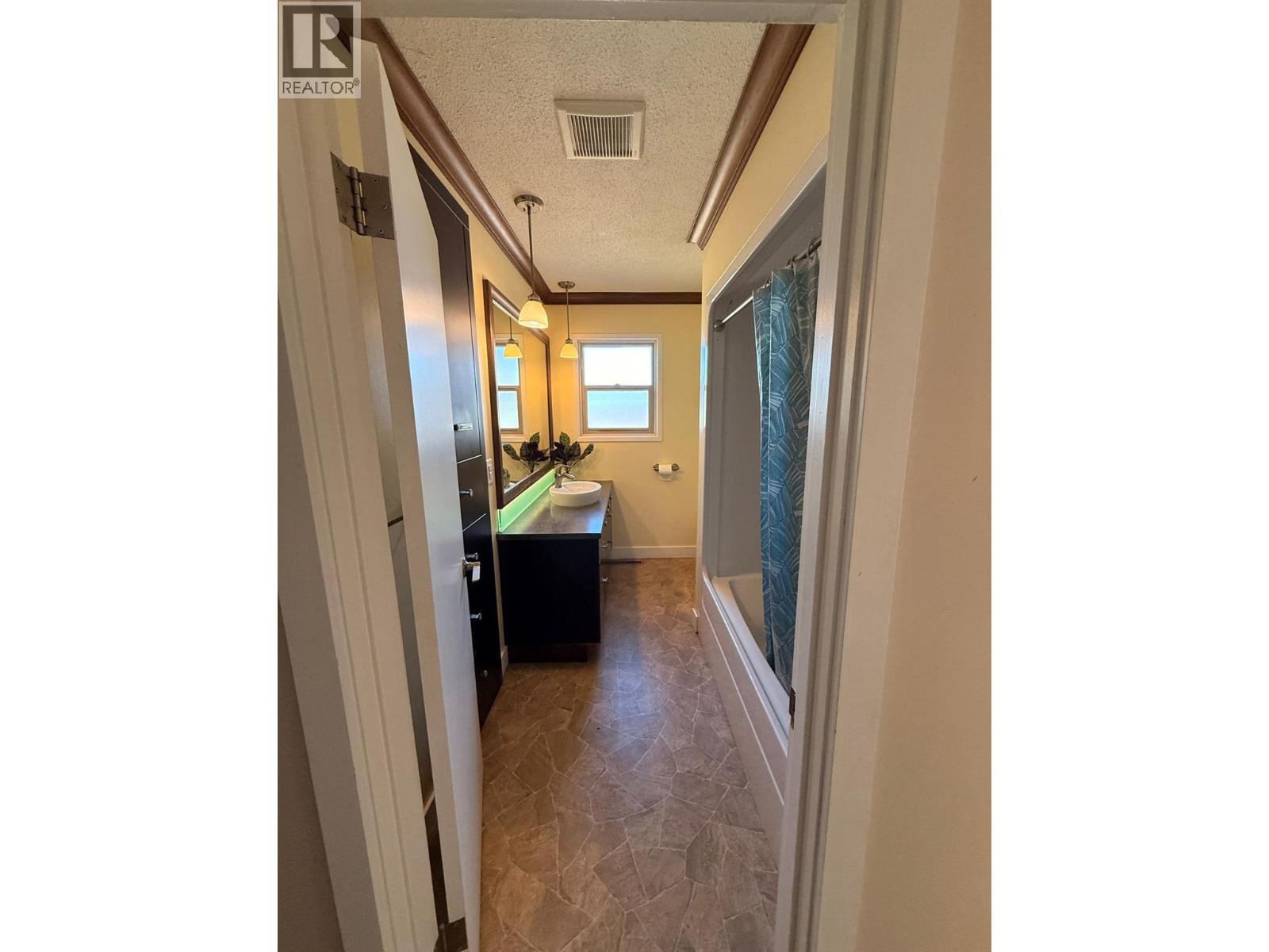 460 Mugford Road, Kelowna, British Columbia  V1X 2E7 - Photo 8 - 10391489