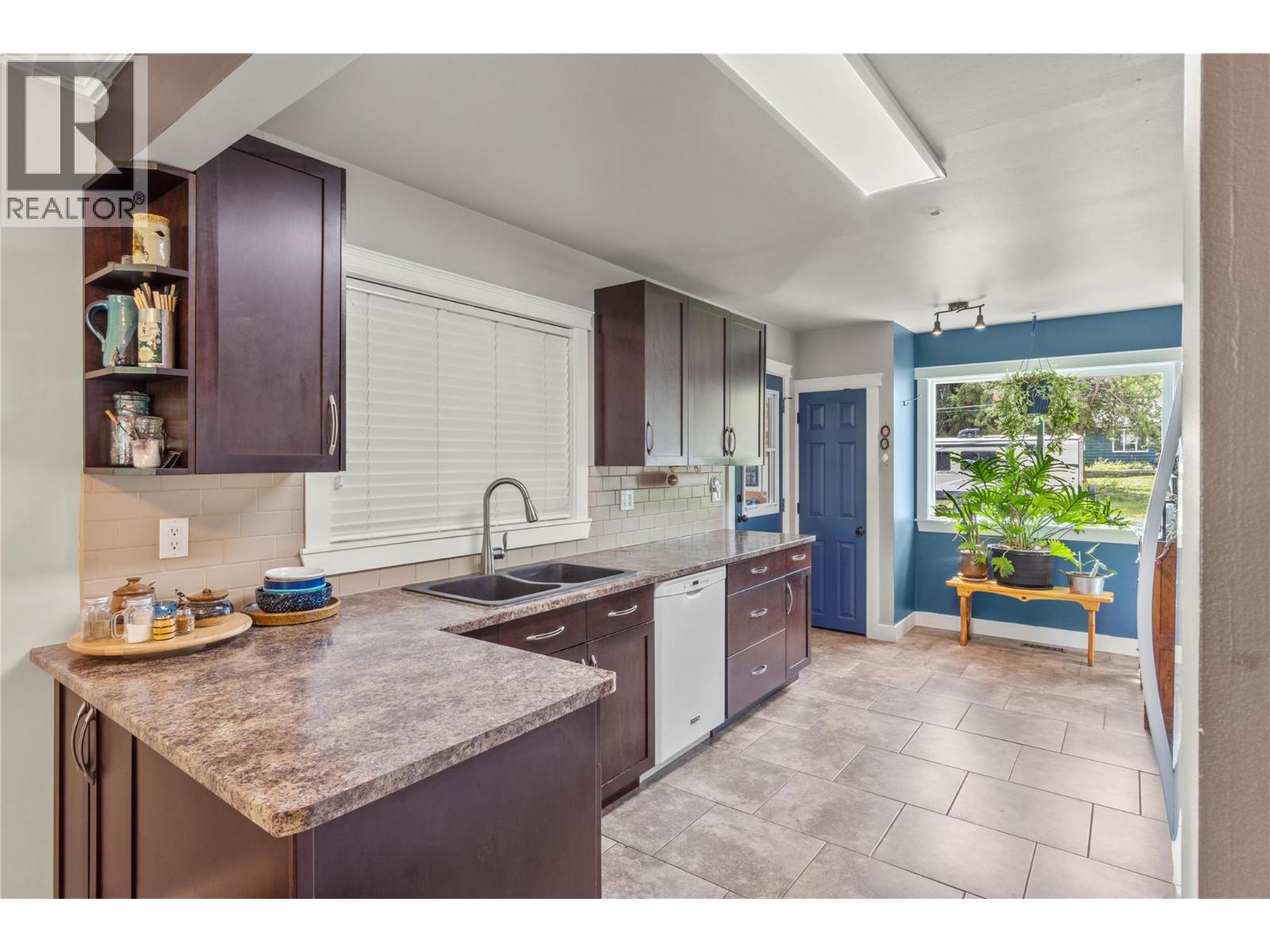 892 Cramond Road, Kamloops, British Columbia  V2B 6J9 - Photo 6 - 10391175