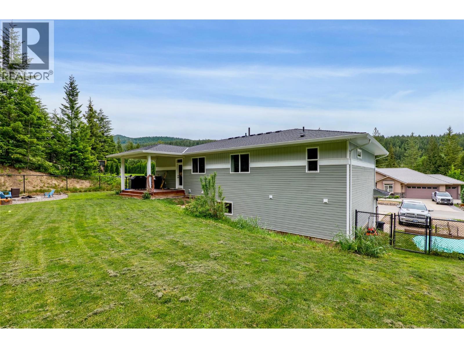 2533 Valley Place, Blind Bay, British Columbia  V0E 1H2 - Photo 2 - 10390203