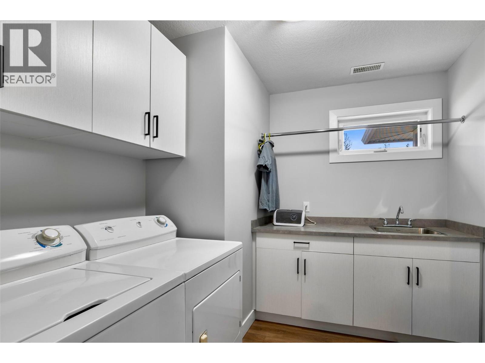 2533 Valley Place, Blind Bay, British Columbia  V0E 1H2 - Photo 22 - 10390203