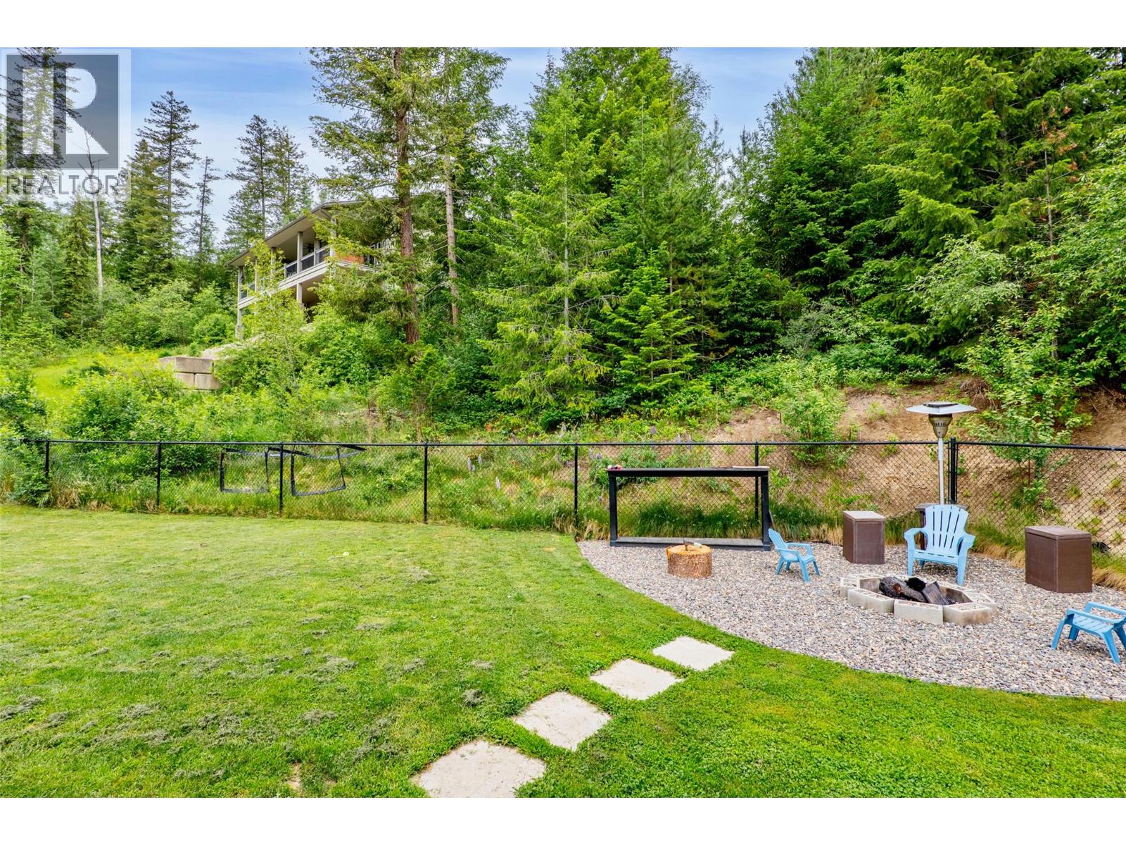 2533 Valley Place, Blind Bay, British Columbia  V0E 1H2 - Photo 3 - 10390203