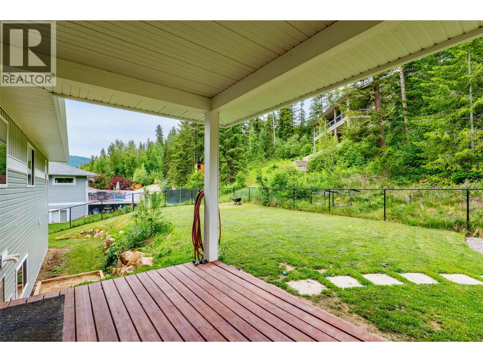 2533 Valley Place, Blind Bay, British Columbia  V0E 1H2 - Photo 32 - 10390203