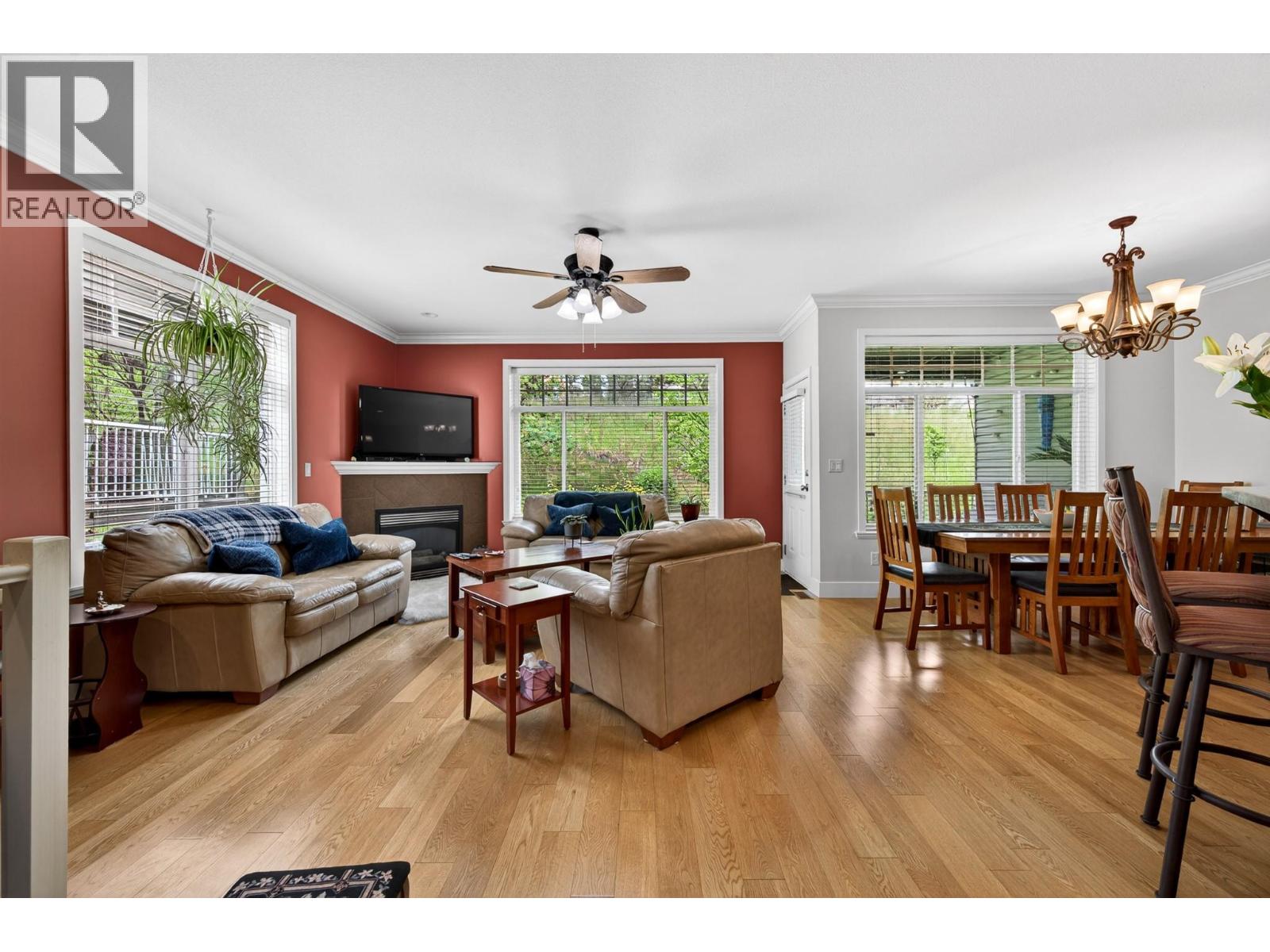 2046 Robson Place Unit# 4, Kamloops, British Columbia  V2E 0A5 - Photo 3 - 10391478