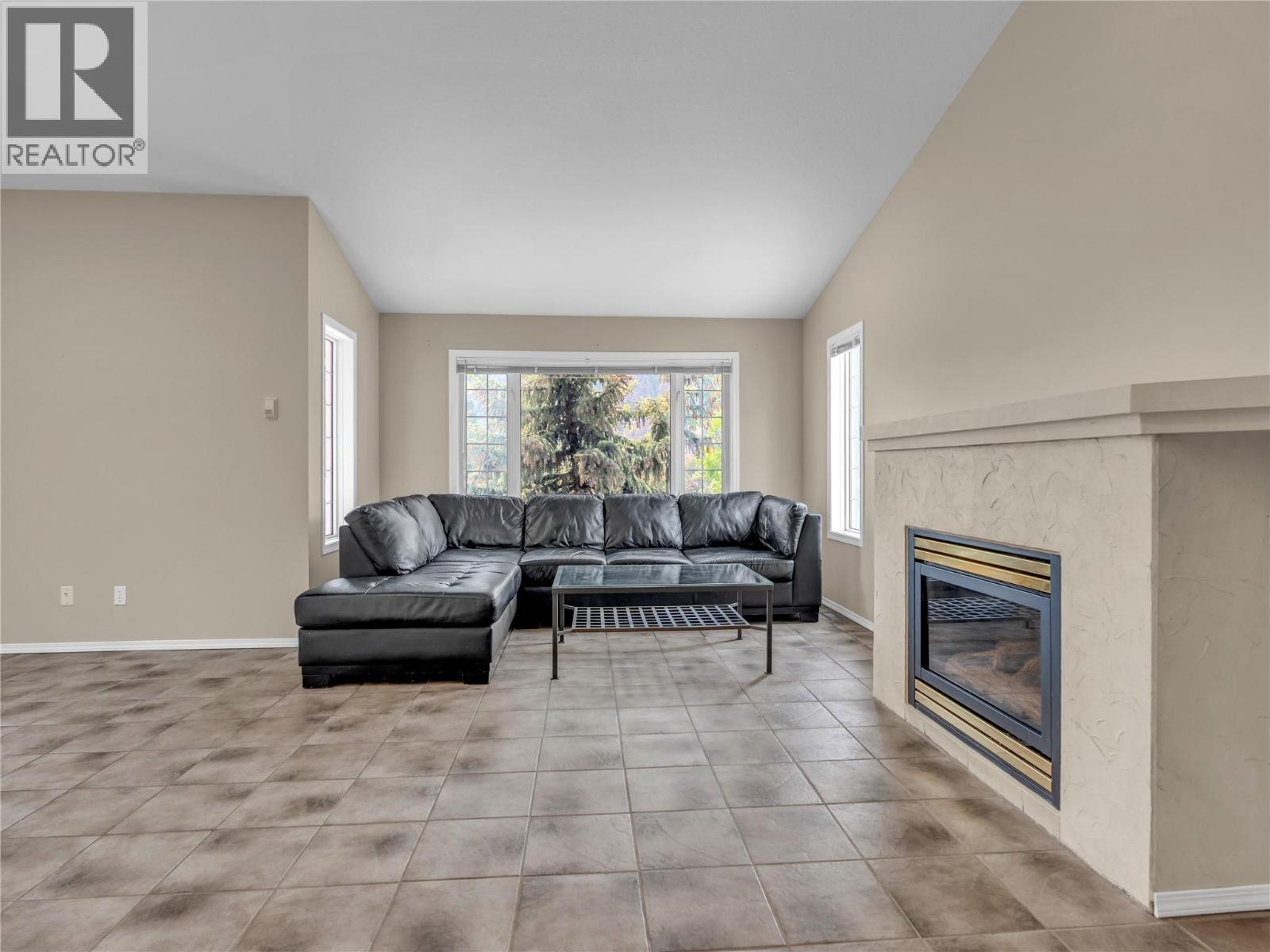 1357 Peachcliff Place, Okanagan Falls, British Columbia  V0H 1R1 - Photo 9 - 10390742