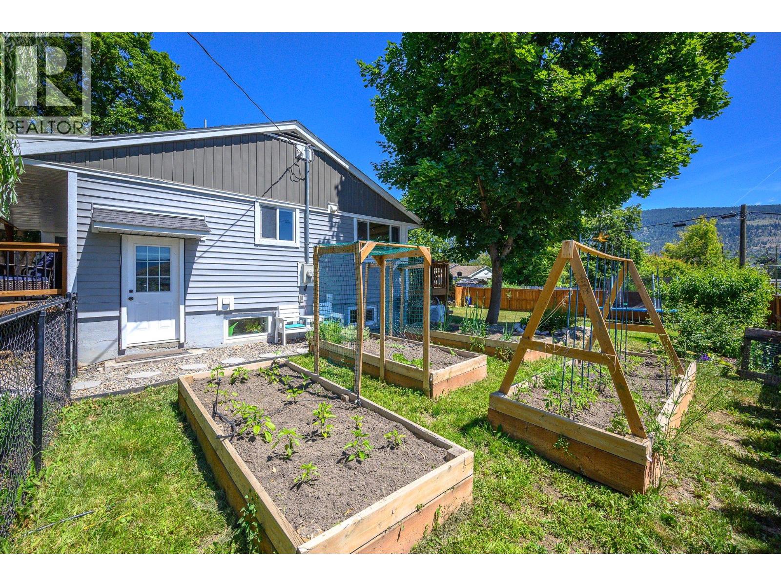 2501 17 Street, Vernon, British Columbia  V1T 3Y5 - Photo 34 - 10391470