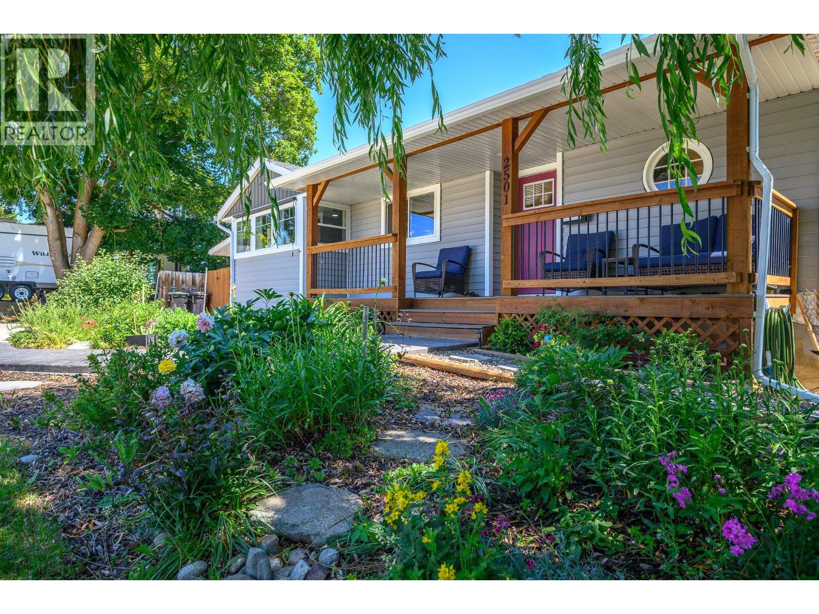 2501 17 Street, Vernon, British Columbia  V1T 3Y5 - Photo 4 - 10391470
