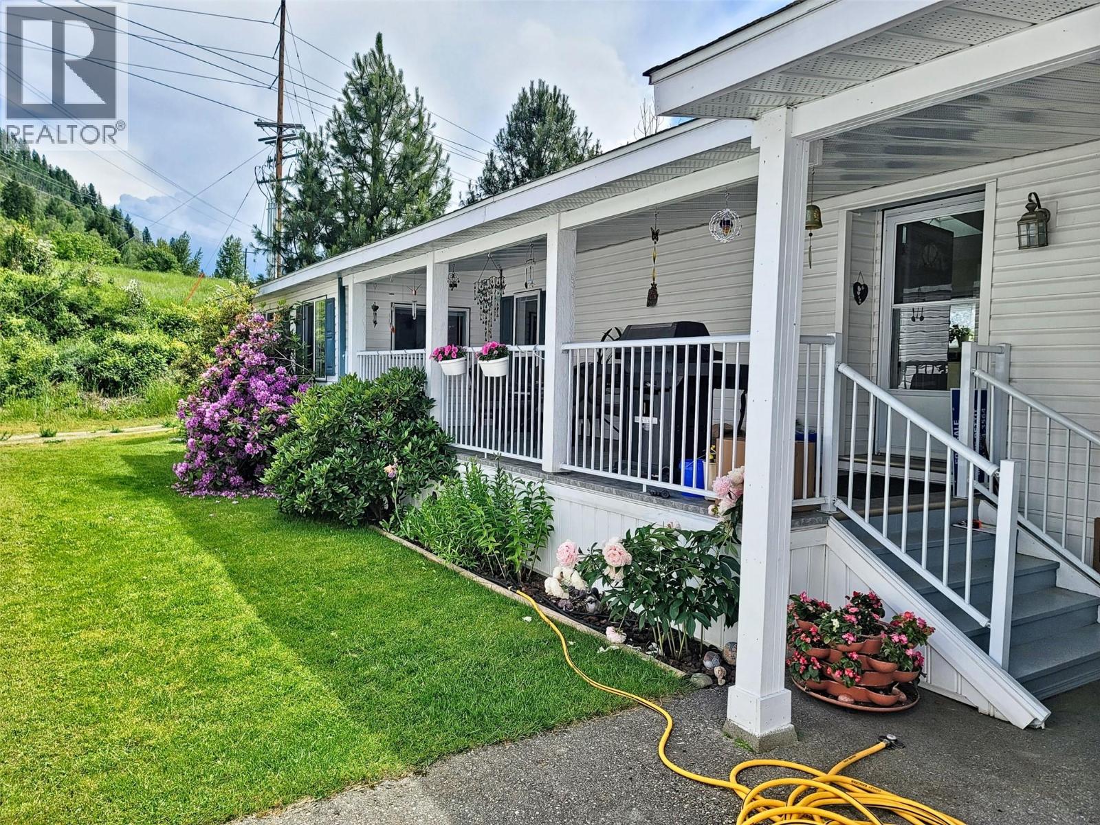 651 Rosedale Road Unit# 9, Castlegar, British Columbia  V1N 4L2 - Photo 2 - 10391359