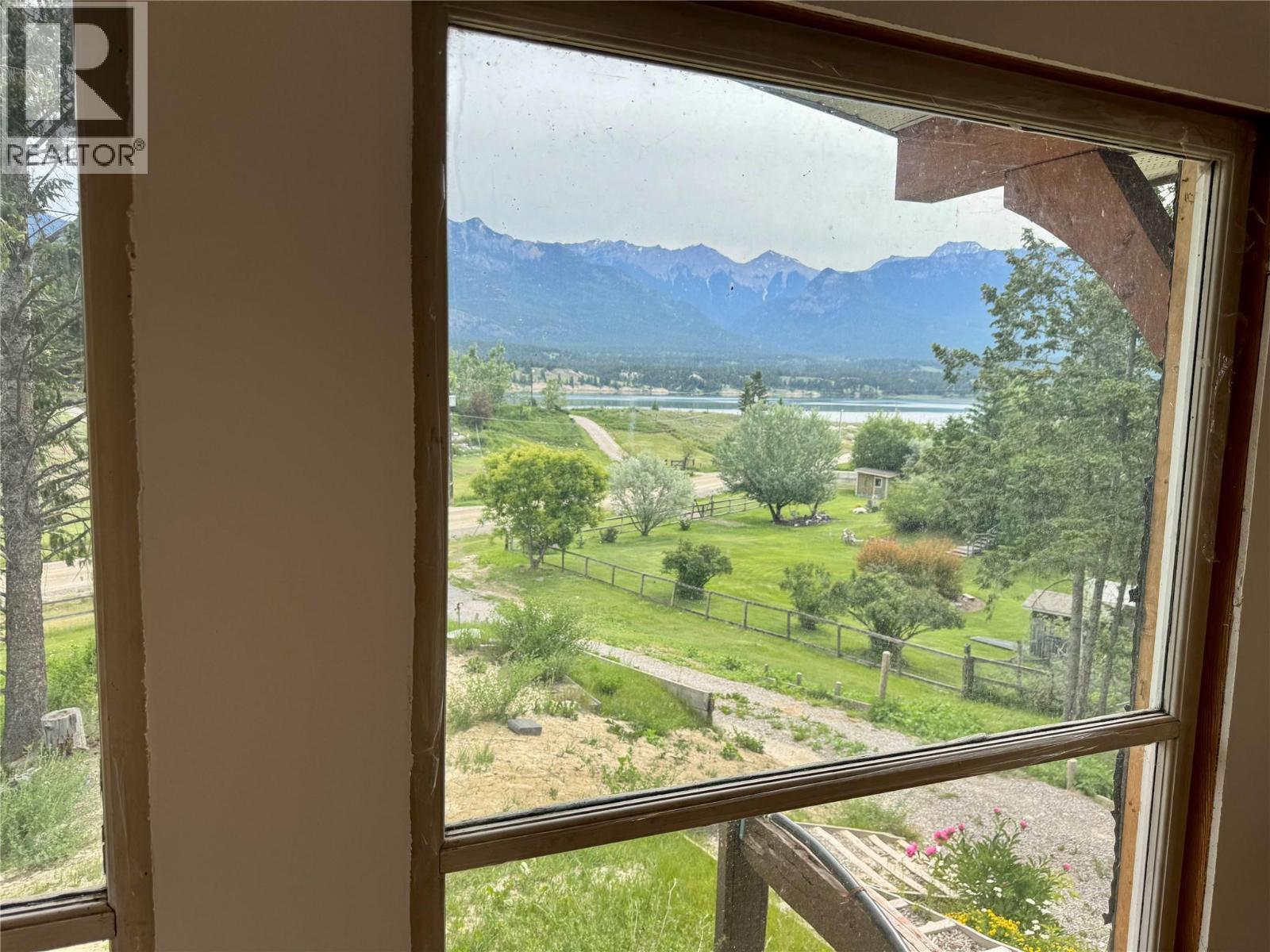 4549 Rushmere Road, Windermere, British Columbia  V0A 1K4 - Photo 6 - 10391488