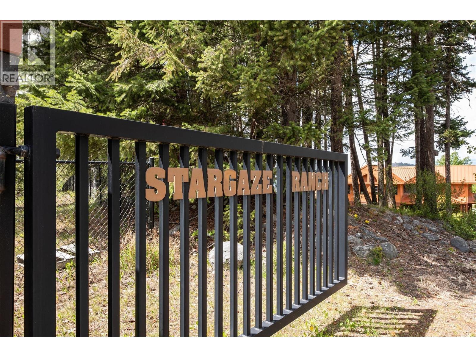 1306 Huckleberry Road, Kelowna, British Columbia  V1P 1M5 - Photo 2 - 10391251