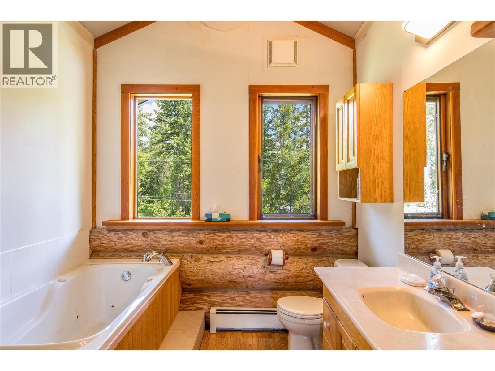 1360 Adolph Johnson Road, Golden, British Columbia  V0A 1H1 - Photo 14 - 10390040