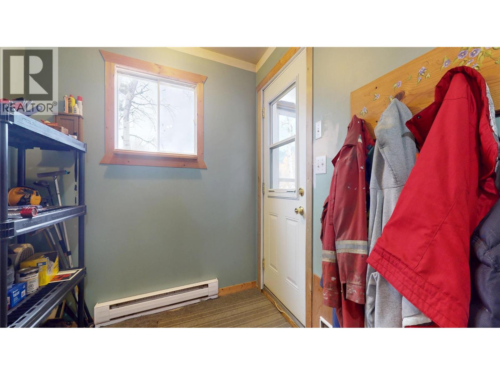 4746 Burns Avenue, Canal Flats, British Columbia  V0B 1B0 - Photo 3 - 10391510