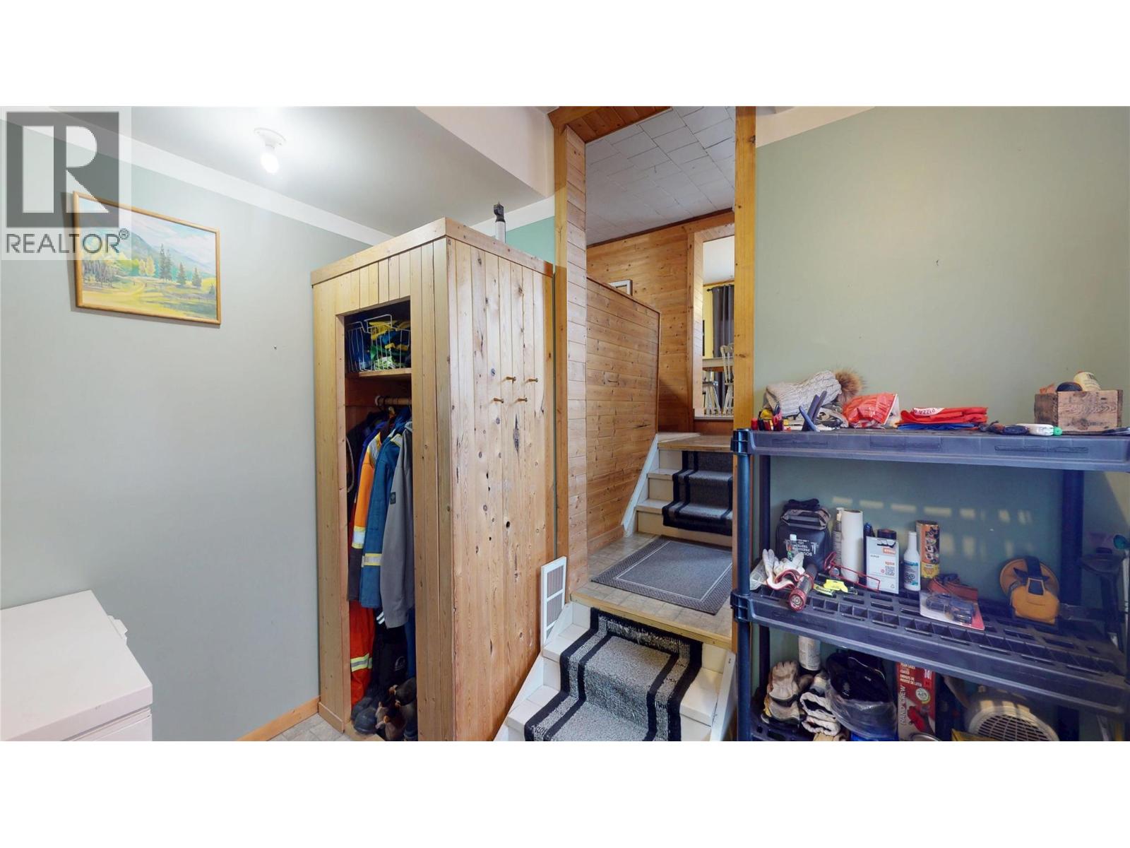 4746 Burns Avenue, Canal Flats, British Columbia  V0B 1B0 - Photo 4 - 10391510