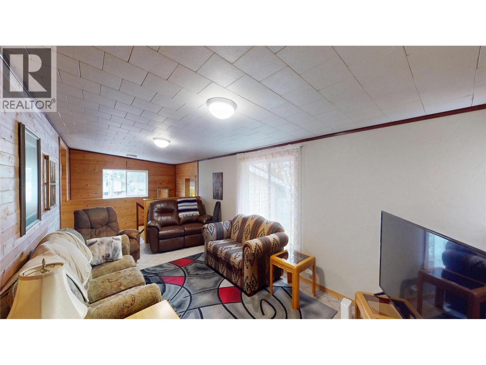 4746 Burns Avenue, Canal Flats, British Columbia  V0B 1B0 - Photo 6 - 10391510